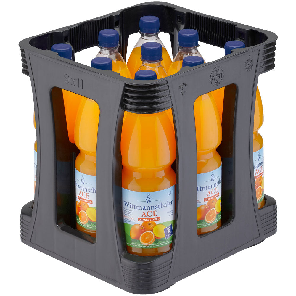 Eine Kunststoffkiste enthält neun 1-Liter-Flaschen Wittmannsthaler ACE Orange Mango PET (EINWEG), ein kalorienarmes, aromatisches Getränk.