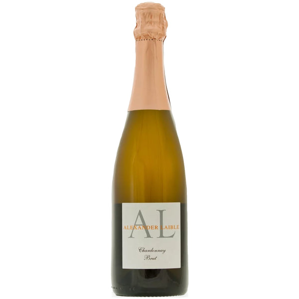 Eine Flasche Alexander Laible Chardonnay Brut Sekt, ein erlesener Sekt von Alexander Laible, mit einer hellrosa Folienverpackung.