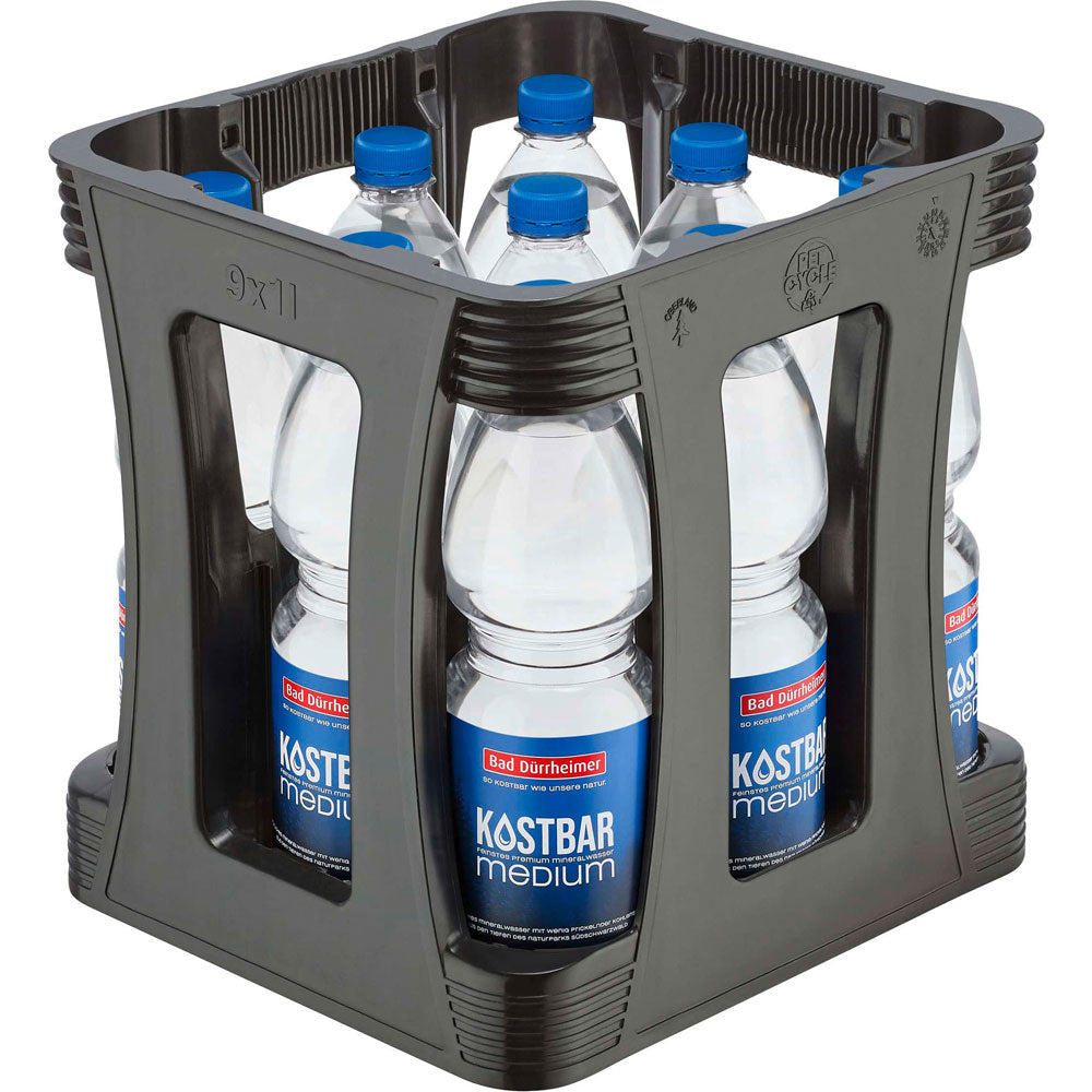 Eine schwarze Kiste enthält neun 1-Liter-Flaschen Bad Dürrheimer Kostbar Mineralwasser Medium PET (Einweg), jeweils mit blauem Verschluss und Etikett.