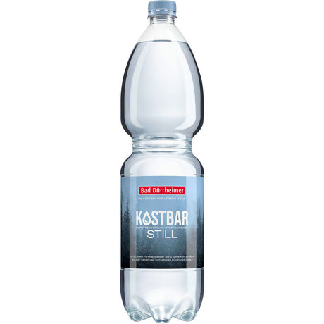 Eine klare PET-Flasche Bad Dürrheimer Kostbar Mineralwasser Still (6x1,5L, Einweg) mit blau-silbernem Etikett.
