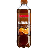 Eine 0,5 l PET-Flasche Bad Dürrheimer Kostbarer Cola-Mix aus dem Schwarzwald mit Bio-Mineralwasser und einer Orangenscheibe auf dem Etikett. Erhältlich im 20er-Pack (EINWEG).