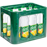 Grüne Kunststoffkiste mit zwölf 1L-Flaschen Deit Limonade Citro klar PET (MEHRWEG). Jede Flasche der Marke Deit ist mit grünem Verschluss und Etikett versehen und bietet eine erfrischende, zuckerfreie Zitronenlimonade.