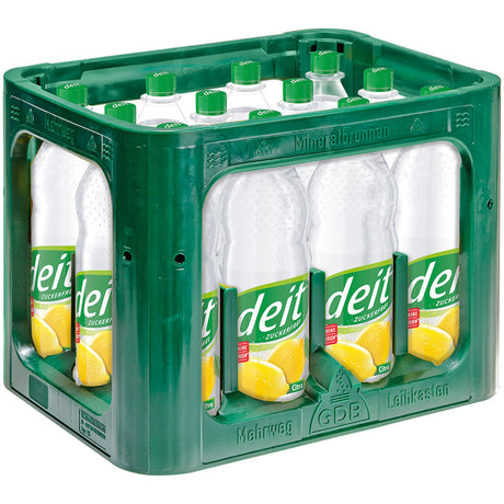 Grüne Kunststoffkiste mit zwölf 1L-Flaschen Deit Limonade Citro klar PET (MEHRWEG). Jede Flasche der Marke Deit ist mit grünem Verschluss und Etikett versehen und bietet eine erfrischende, zuckerfreie Zitronenlimonade.