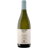 Eine Flasche Deltetto Roero Arneis San Michele DOCG 2023 von Deltetto mit einem hellen Etikett und einem graublauen Verschluss.