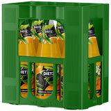 Sechs Flaschen Dietz Orangensaft Premium 1,0 Liter (MEHRWEG) in einer grünen Kiste mit leuchtend orangen und blattförmigen Etiketten. Dieser Direktsaft von Dietz ist von Natur aus reich an Vitamin C und sorgt für einen Erfrischungsschub.