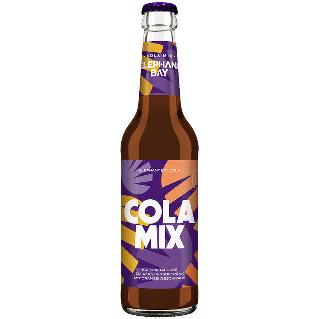 Eine Flasche Elephant Bay Cola Mix 20x 0,33 Liter (MEHRWEG) mit einem auffälligen lila-orangenen Etikett hebt sich vom weißen Hintergrund ab.
