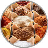 Nahaufnahme von verschiedenen Gewürzen zur Visualisierung der komplexen Würze in gereiften Rotweinen