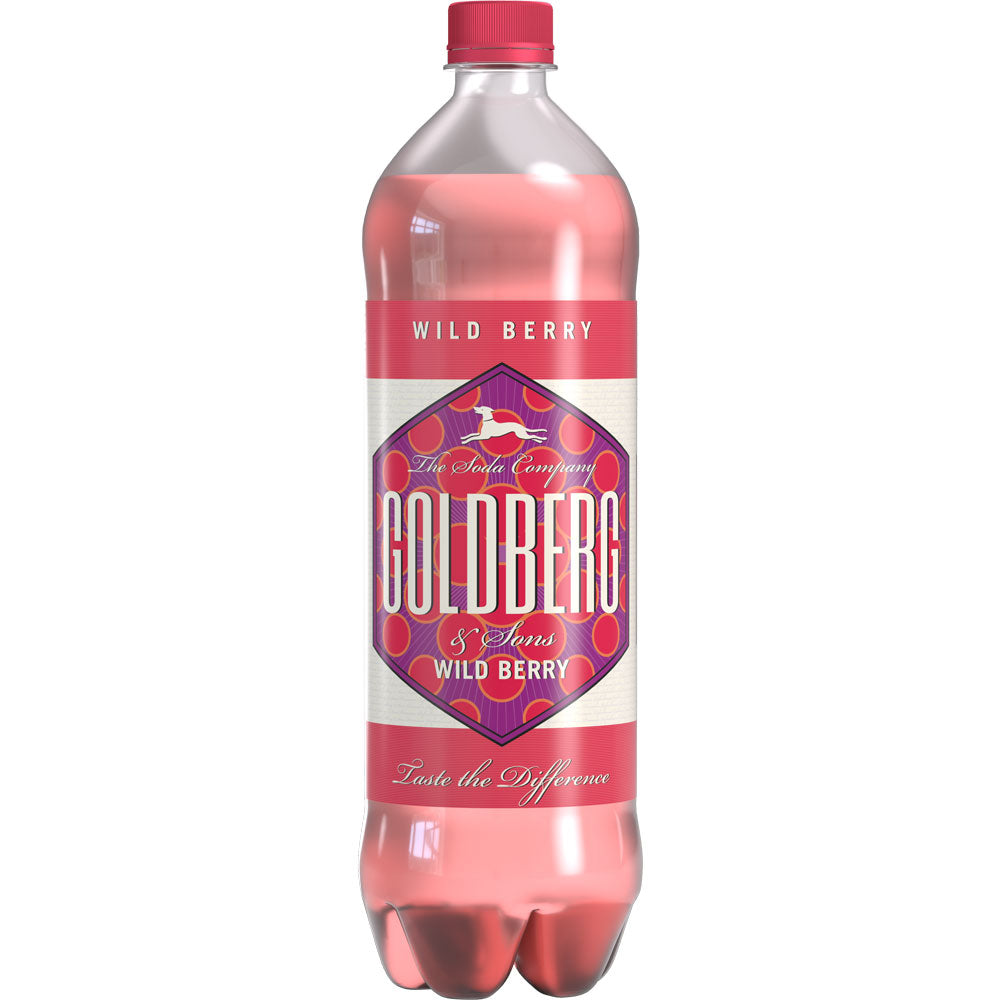 Eine 1L Flasche GOLDBERG & SONS Wild Berry PET Soda aus dem 12er Pack, mit rosa Etikett und rotem Verschluss, bietet eine erfrischende Beerenmischung.
