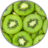 Kiwischeiben in Nahaufnahme zur Darstellung des grünfruchtigen, säurebetonten Aromas in jungen Weißweinen