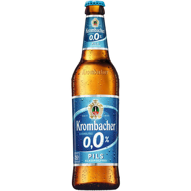 Eine Packung Krombacher 0,0% Pils Alkoholfrei (11x 0,5L MEHRWEG) von Krombacher, mit blauem Etikett und Kondenswasser, unterstreicht den erfrischenden Geschmack dieses alkoholfreien Bieres.