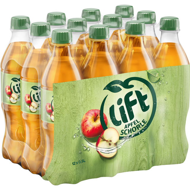 Zwölf 0,5-Liter-Flaschen Lift Apfelschorle EW PET, ein Apfelgetränk aus Apfelsaftkonzentrat und natürlichem Aroma, in einer grünen Kunststoffverpackung.