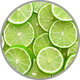 Aufgeschnittene Limette in Nahaufnahme zur visuellen Darstellung der spritzig-zitrischen Aromatik in Weißweinen