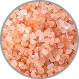 Nahaufnahme von Salzkristallen zur visuellen Darstellung der mineralischen Aromatik in Weißweinen