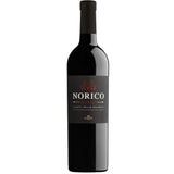 Cavit Norico Rosso Vigneti delle Dolomiti IGT 2020 ist ein raffinierter Rotwein, der mit jedem Schluck den Charakter der Weinberge der Dolomiten verkörpert.