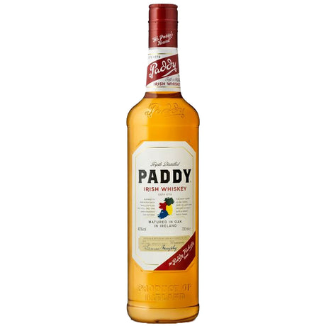 Eine 0,7-Liter-Flasche Paddy Irish Whiskey 40% der Marke Paddy mit weißem Etikett und rotem Verschluss ist vor einem weißen Hintergrund abgebildet.
