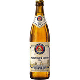 Ein Paulaner Original Münchner Urtyp 20x 0,5 Liter (MEHRWEG) Kasten zeigt den klassischen blau-weiß-goldenen Schriftzug, der die authentische Paulaner Brautradition auf weißem Hintergrund hervorhebt.