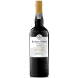 Eine Flasche Ramos Pinto Weißer Portwein, 19,5 %, 0,75 Liter.