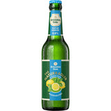 Eine grüne Flasche Schwaben Bräu NaturRadler Alkoholfrei 0,0% (24x0,33L MEHRWEG), ein alkoholfreies Bier mit Zitronen- und Limettenmotiven auf dem Etikett.