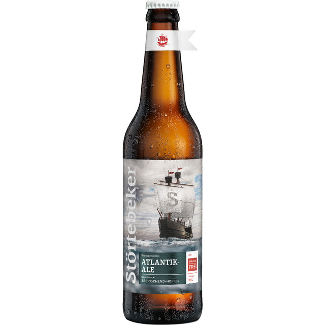 Störtebeker Atlantik Ale Alkoholfrei 20x0,5L MEHRWEG: Braune Flasche mit einem Etikett, das ein Schiff auf dem Meer zeigt.
