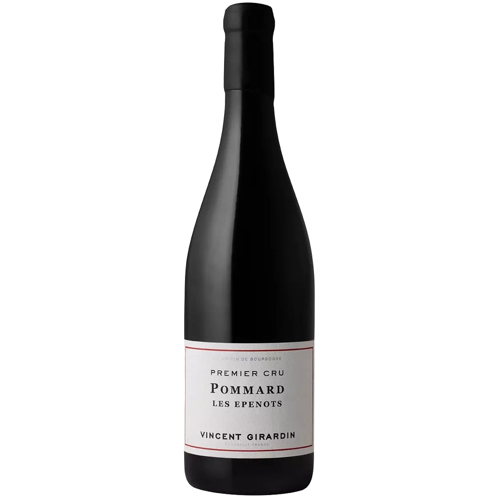 Eine Flasche Vincent Girardin Pommard 1er Cru Les Epenots AOC 2022, ein erlesener Rotwein aus Pinot-Noir-Trauben aus der berühmten Côte de Beaune, trägt das klassische weiße Etikett, das zum Markenzeichen von Vincent Girardin geworden ist.
