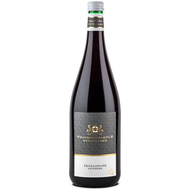 Eine 1L-Flasche Weinmanufaktur Stuttgart Trollinger feinherb, Teil eines 12x Mehrweg-Sets, das die Handwerkskunst der Marke Weinmanufaktur Stuttgart verdeutlicht.