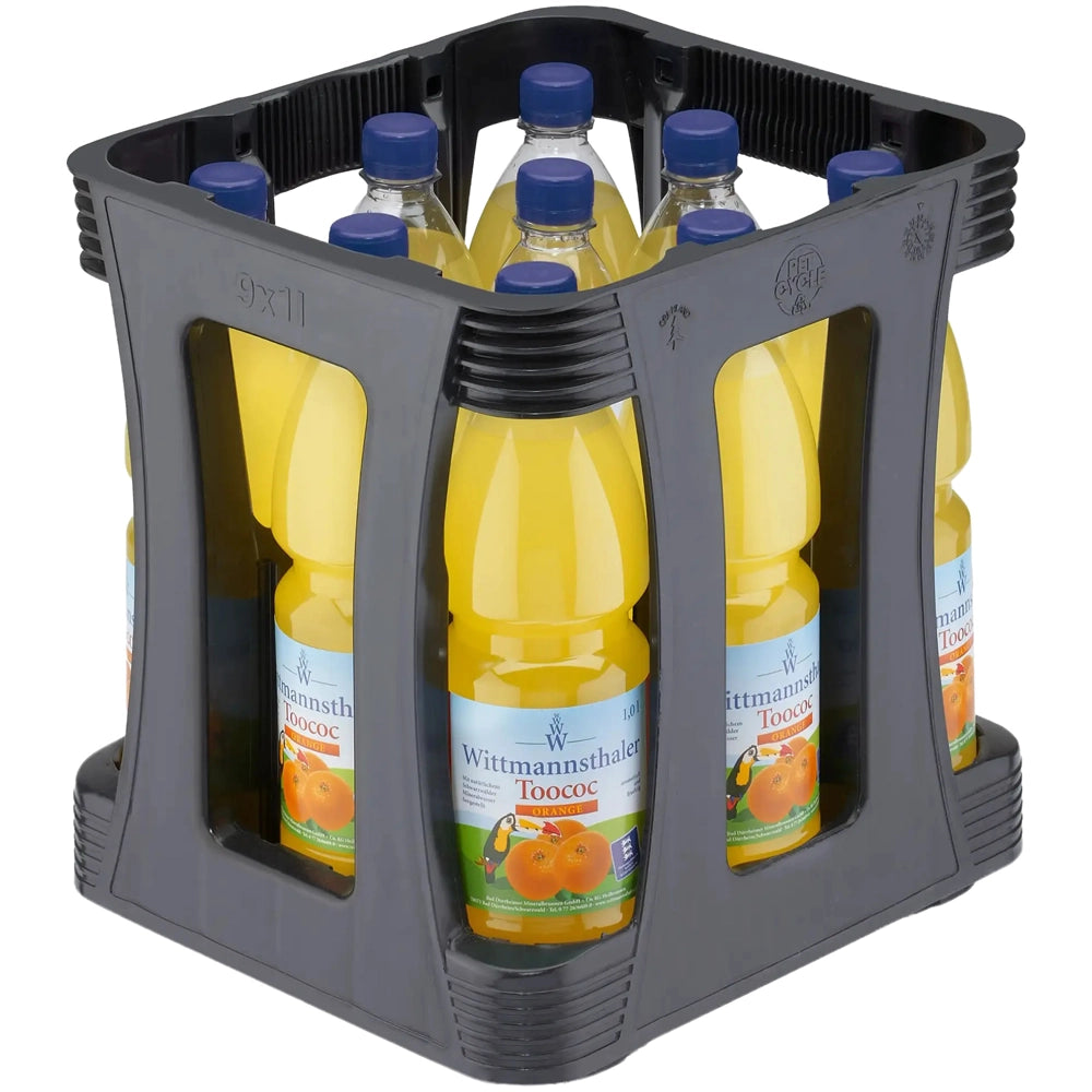Eine Kiste „Wittmannsthaler Toococ Orange PET (EINWEG)“ mit neun 1-Liter-Flaschen natürlich köstlichem Orangensaft – ideal, um den erfrischenden Geschmack der Orangenlimonade zu genießen, die mit Schwarzwald-Mineralwasser zubereitet wird.